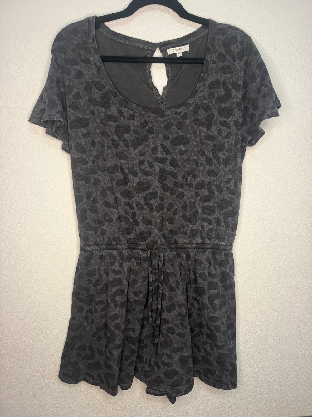 Z Supply Womens Medium Washed Black Leopard Print Short